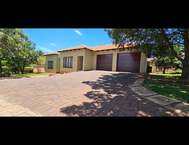3 BEDROOM FREESTANDING FOR SALE IN CASHAN